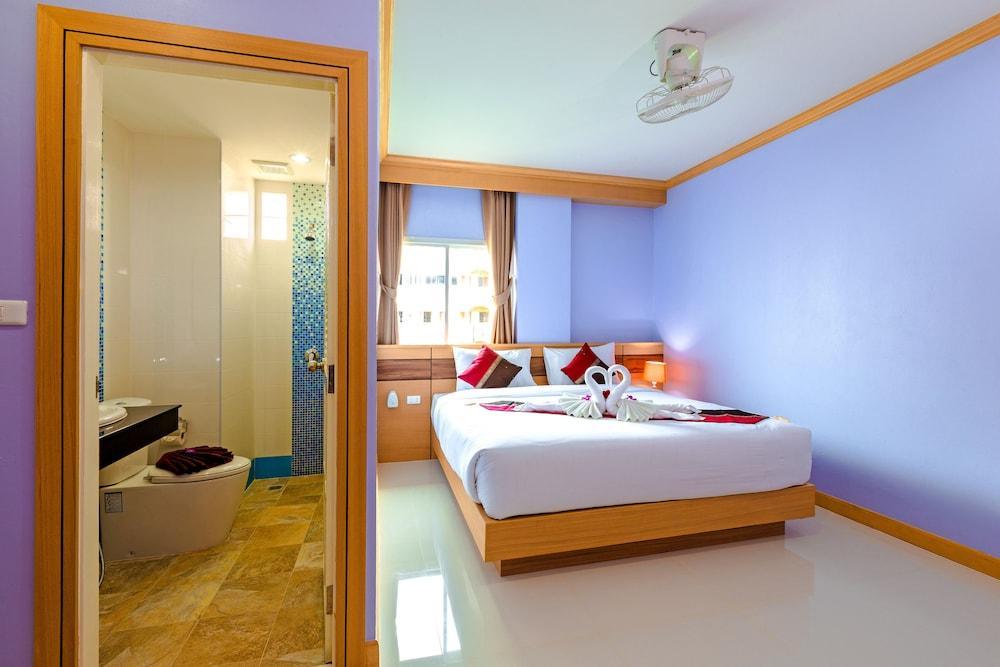Phusita Hotel - Sha Certified Patong Экстерьер фото