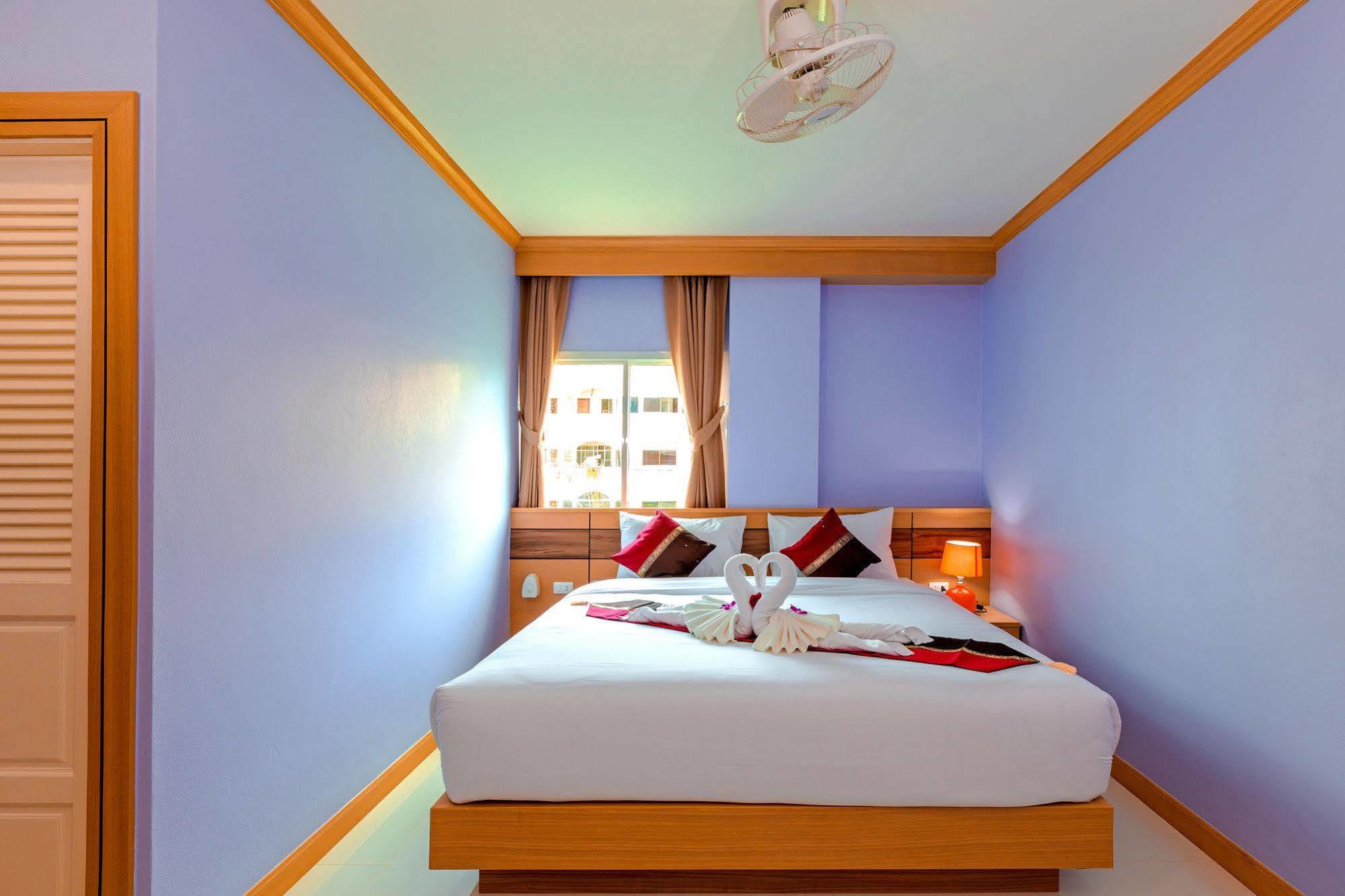 Phusita Hotel - Sha Certified Patong Экстерьер фото