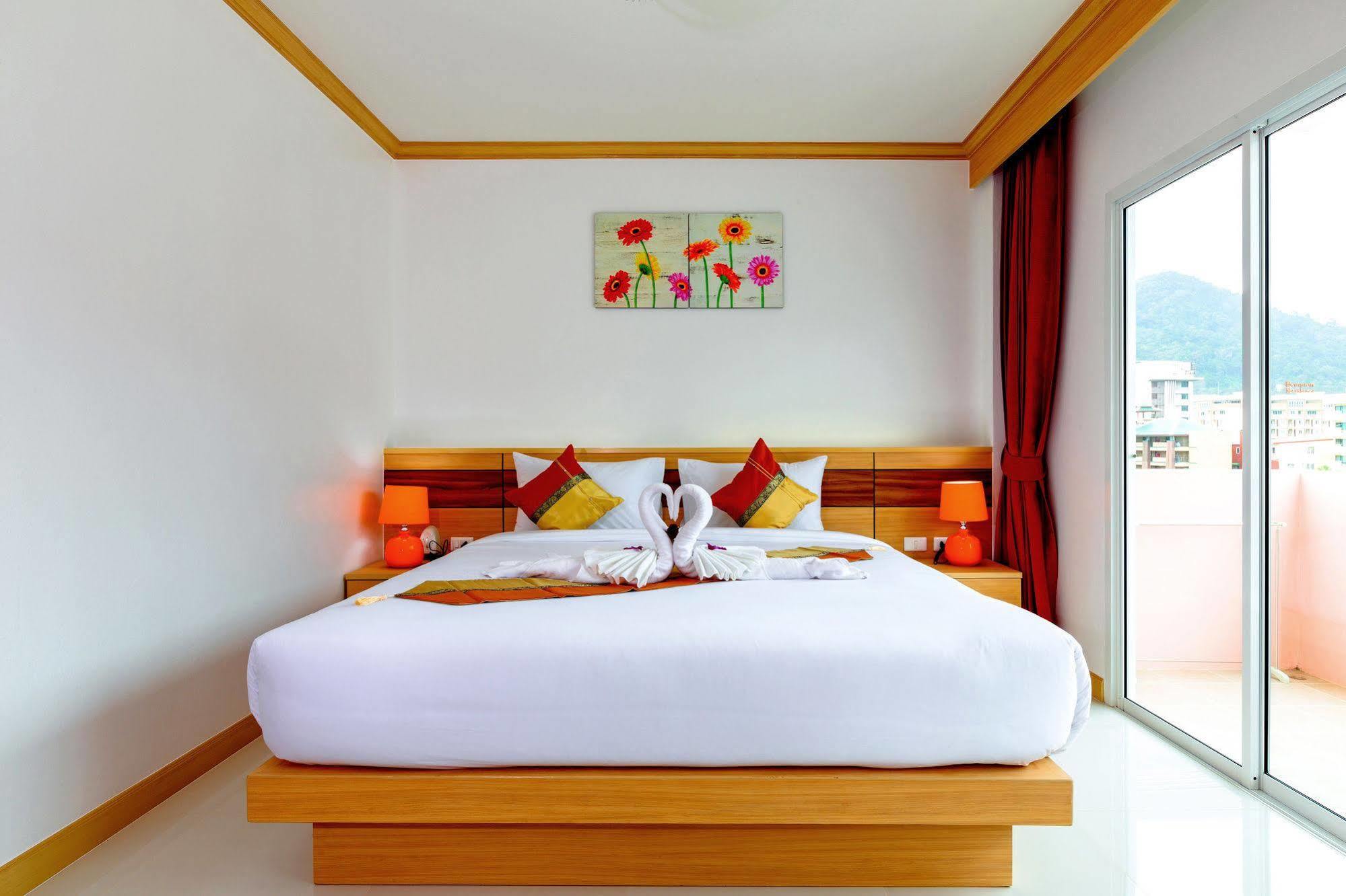 Phusita Hotel - Sha Certified Patong Экстерьер фото